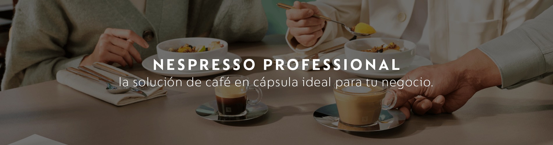 Personas desayunando. Nespresso Professional
